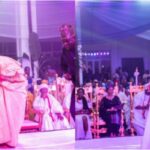Commotion as Nkechi Blessing shakes her big yansh in front of Ooni of Ife