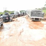 Traveller laments over lack of infrastructure in Kogi state, berates Yahaya Bello for lavish convoy