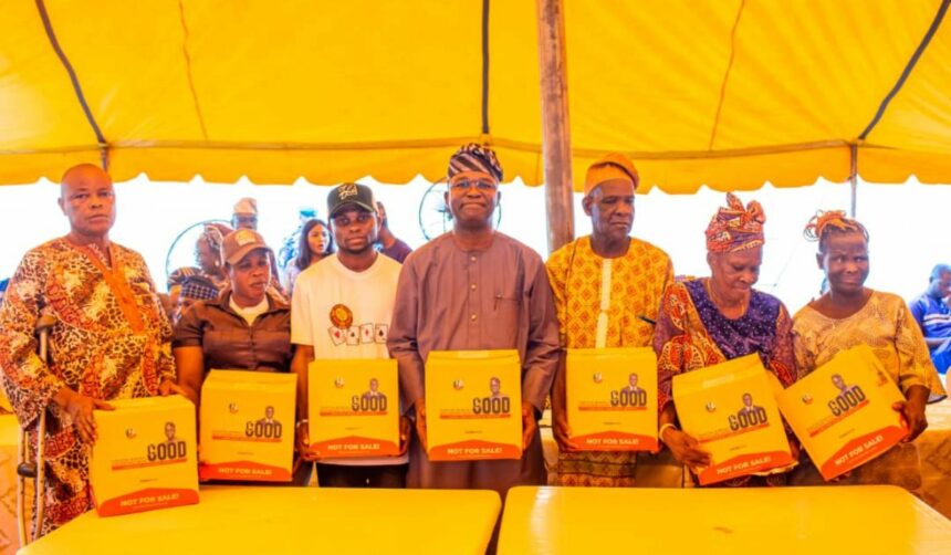 APC senator distributes 6,000 food packs to vulnerable constituents in Lagos
