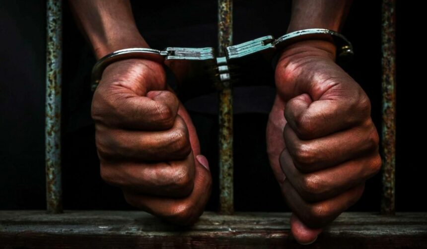 Federal Government releases 15 prisoners, gives each transport fare