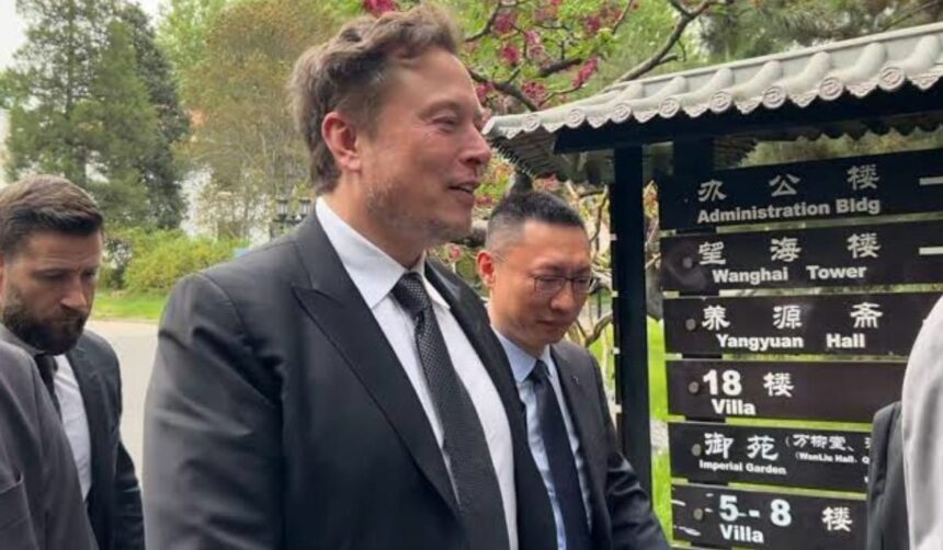 Elon Musk lands in China to deep cooperation on enabling full self driving cars