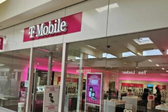 Telecommunications company, T-Mobile, set to acquire US Cellular in a $4.4 billion in cash and assumed debt