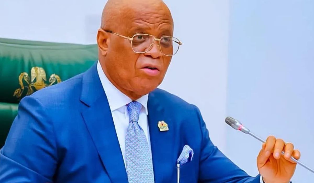 Finally, Gov Umo Eno Dumps PDP for APC 