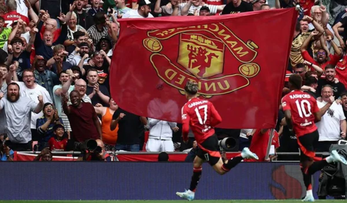 Man United Return with Enhanced Offer for Brentford's Mbeumo