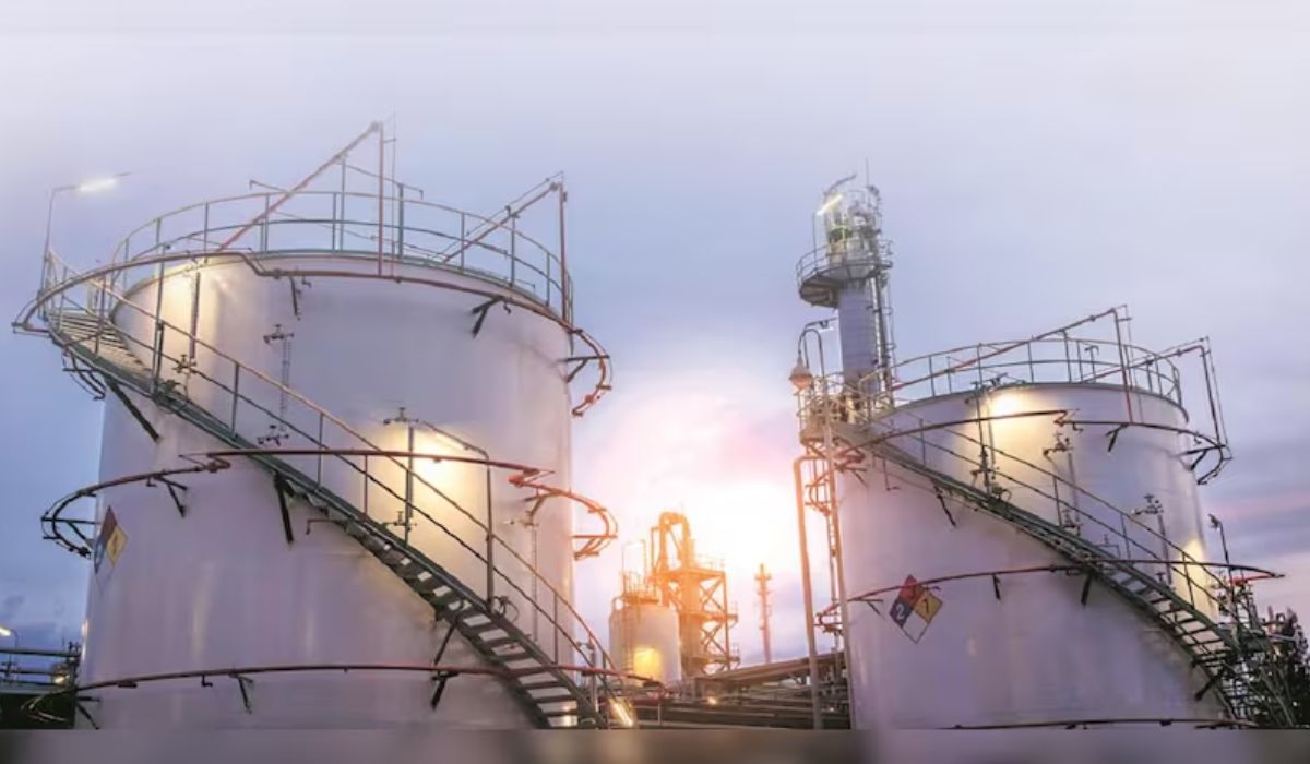 Oil Prices Surge Amid Ukraine Tensions and Iran Deal Uncertainty