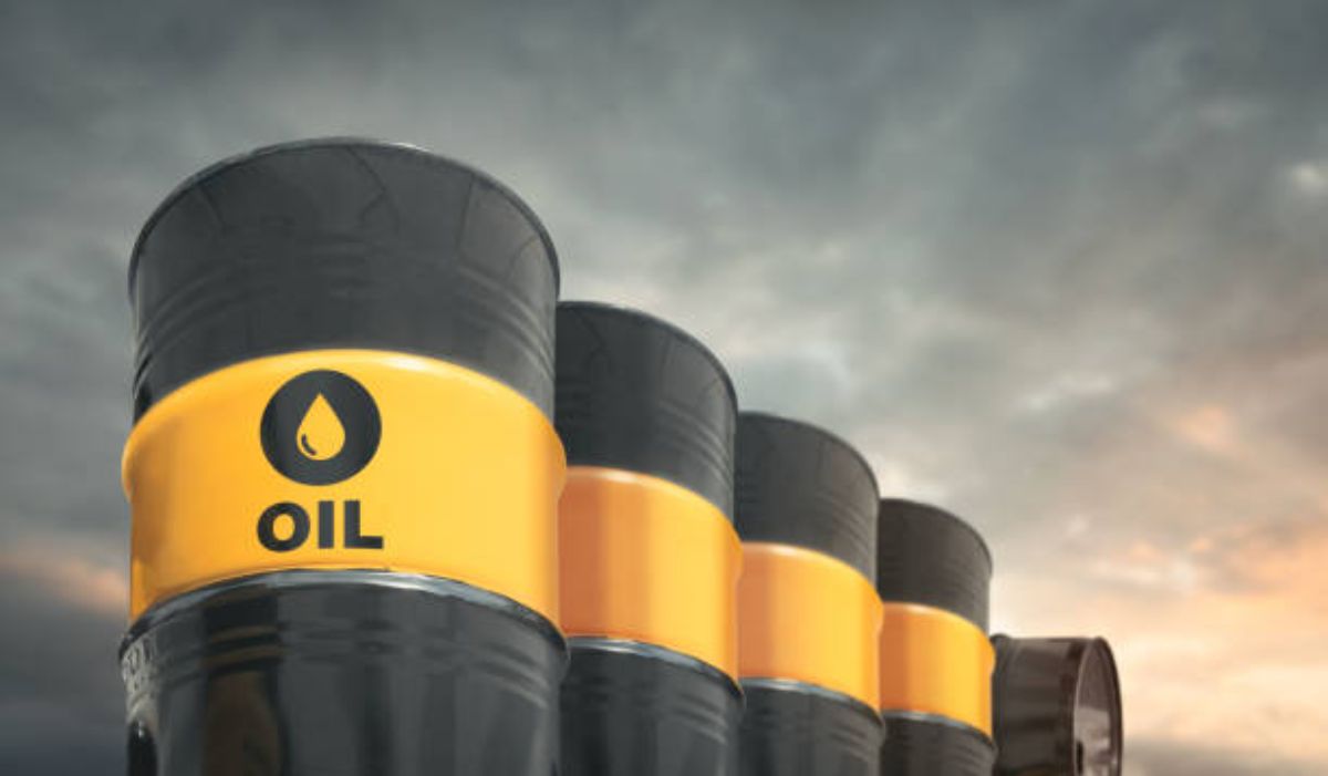 Oil Prices Waver After Sharp Rise Amid Escalating Middle East Tensions