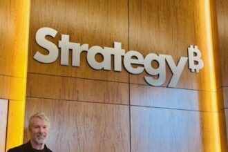 MSTR Stock Rises as Strategy Acquires 6,220 More BTC in Latest Buy