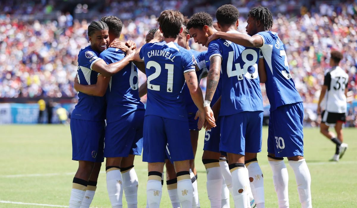 Chelsea Top Premier League After Controversial 2-0 Victory Over Fulham