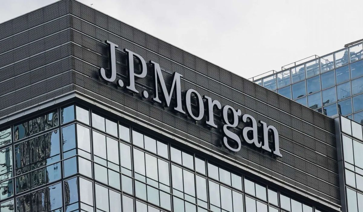 JPMorgan Commits $500M to AI Hedge Fund, NMR Soars 107%