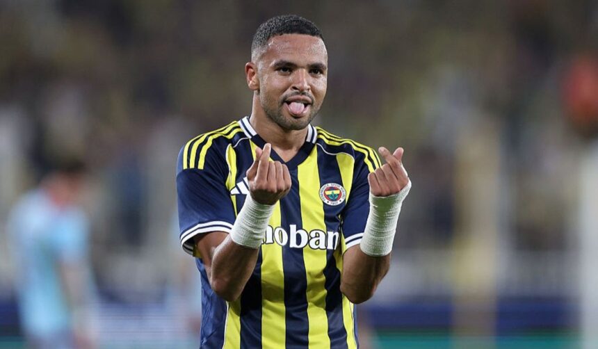 Al Ittihad Target En-Nesyri in Striker Plans Linked to Benzema Future