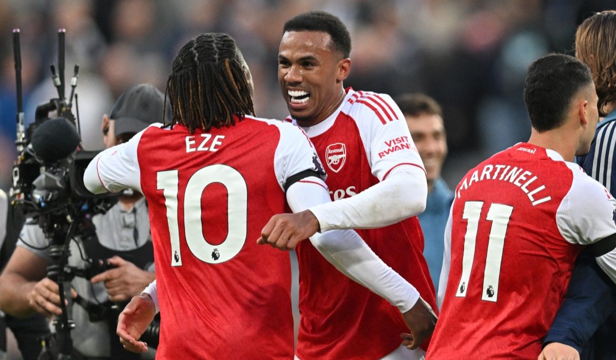 Arsenal Reclaim Top Premier League Spot After Narrow Victory Over Newcastle, as City Through to FA Cup Final